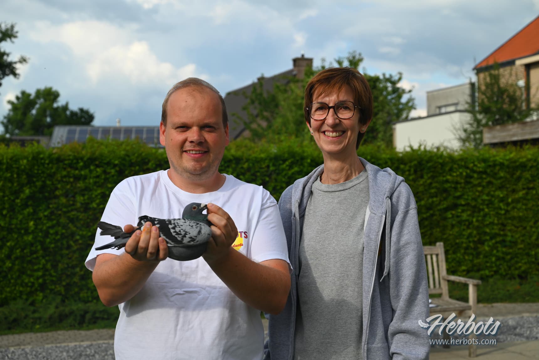 Herbots Jo & Raf - Halle-Booienhoven: 1st Nat. Argenton 4,758 old birds - fastest of 11,281b.